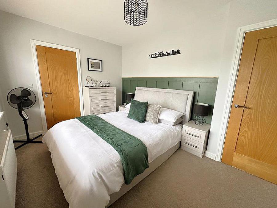 1 Bishops Green