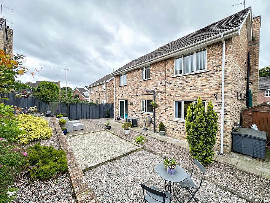 16 Weavers Meadow