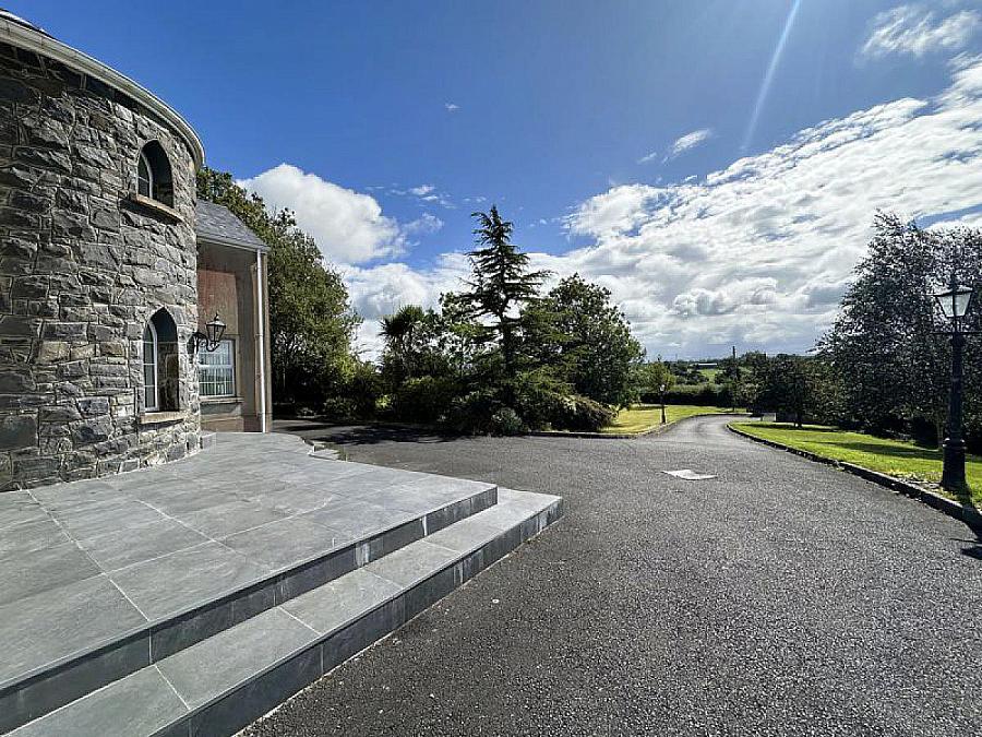 70 Tonaghmore Road