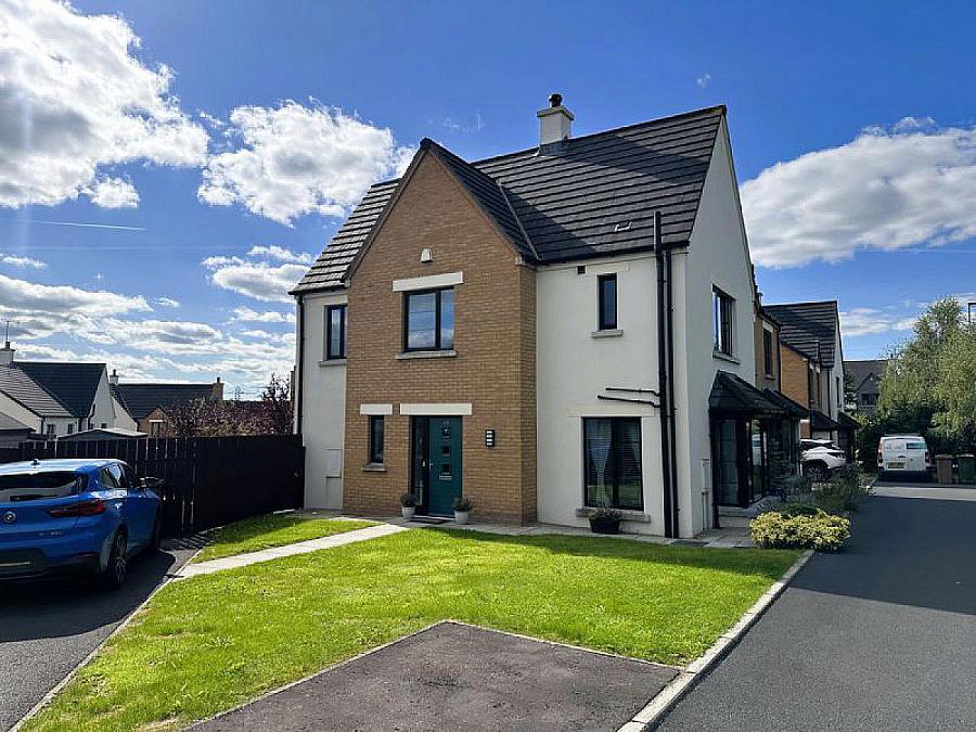 89 Bishops Green