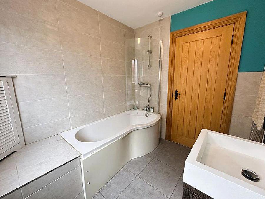 59 Thornhill