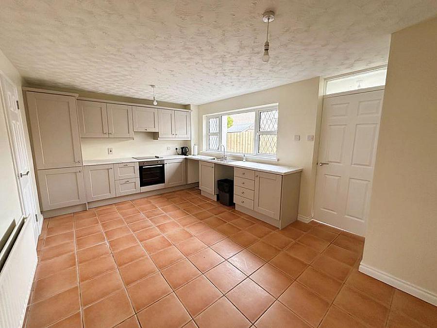 56 Hillhead Park