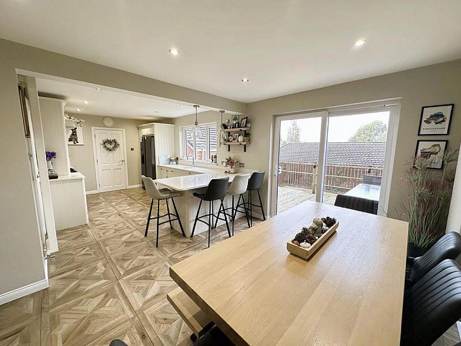 30 Oakridge