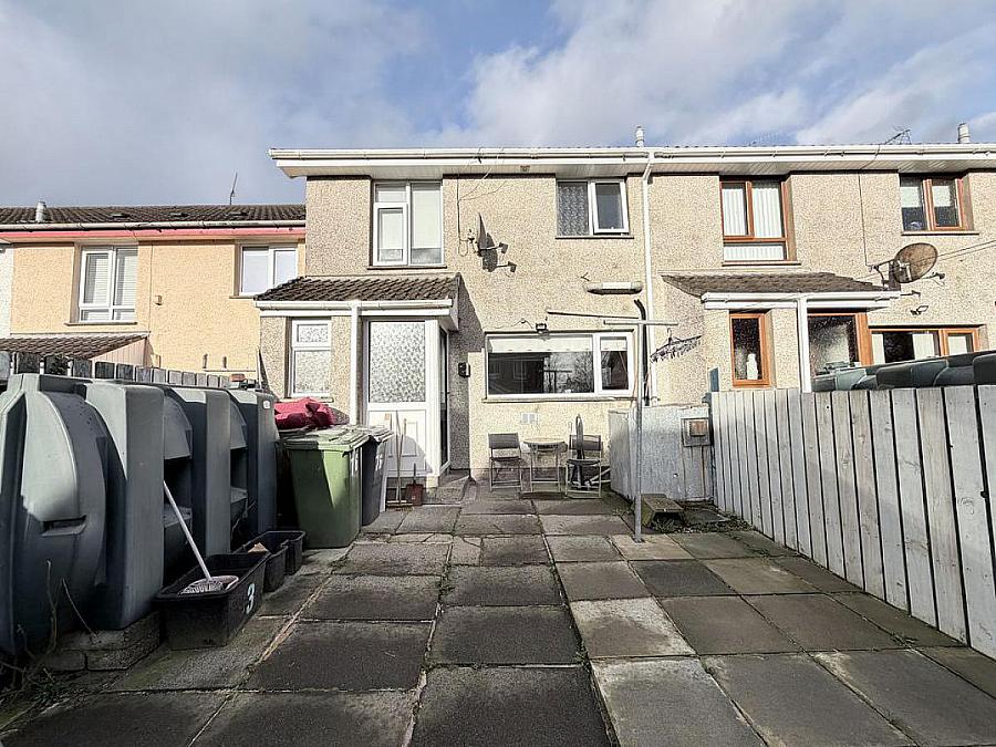 76 Hillhead Park