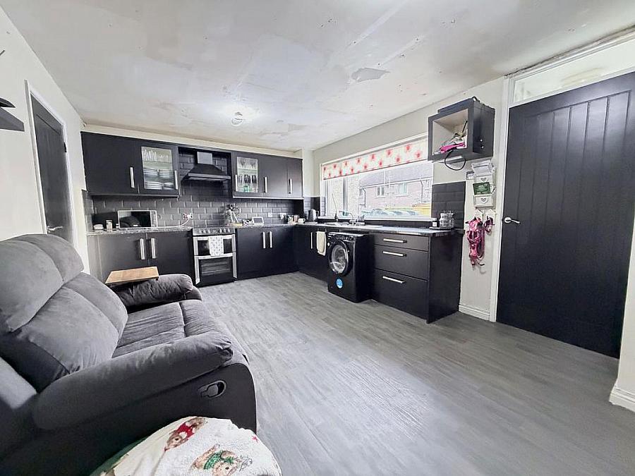 76 Hillhead Park