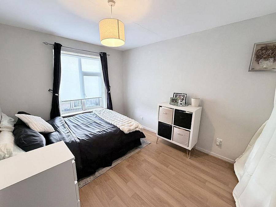 76 Hillhead Park