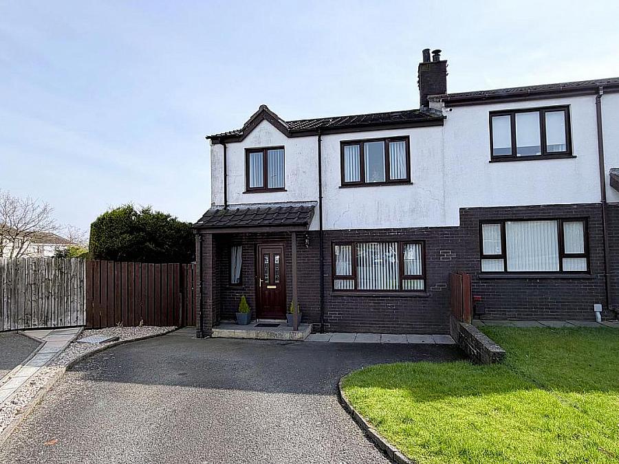 7 Larchwood Crescent