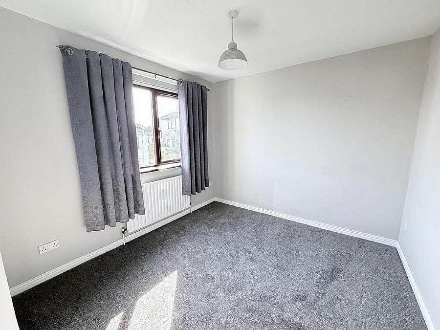 7 Larchwood Crescent