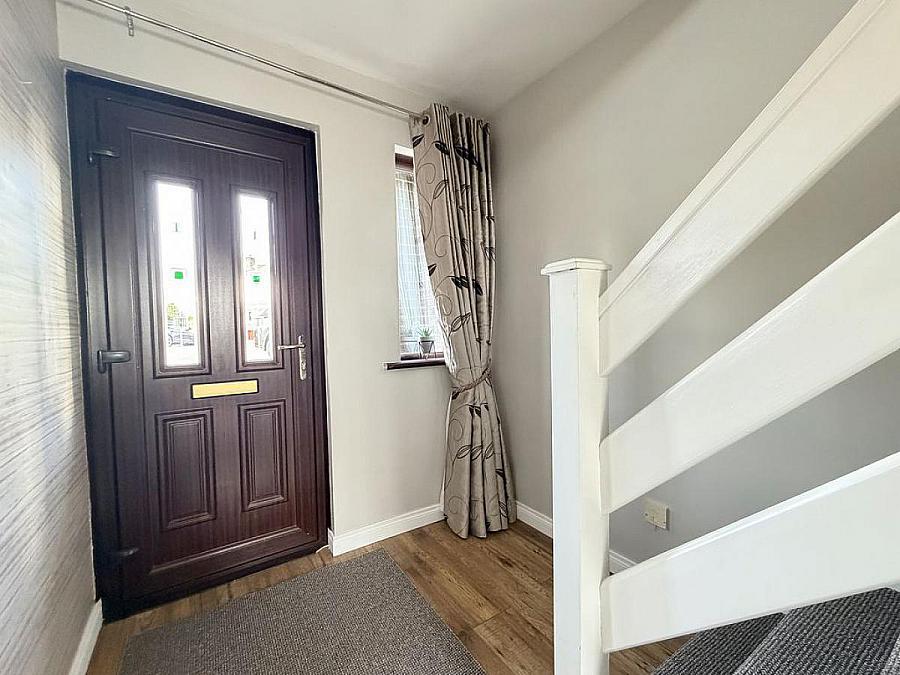 7 Larchwood Crescent