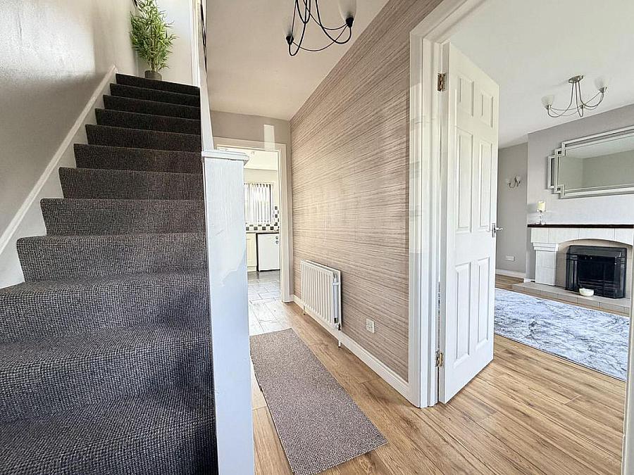 7 Larchwood Crescent