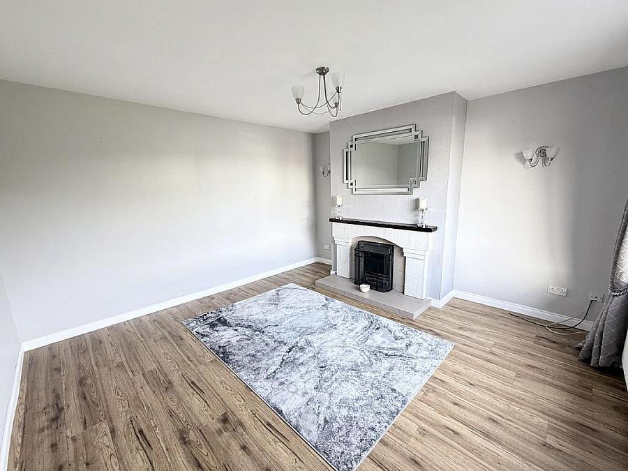 7 Larchwood Crescent