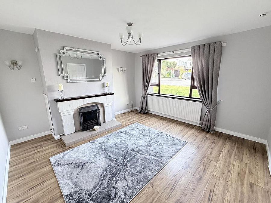 7 Larchwood Crescent