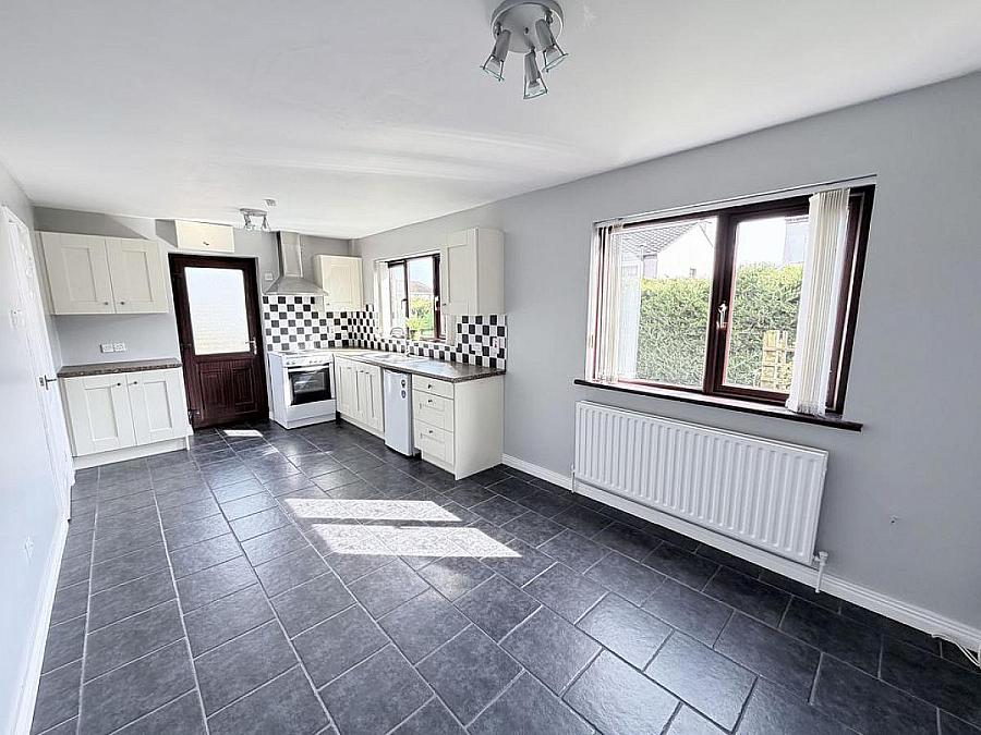 7 Larchwood Crescent