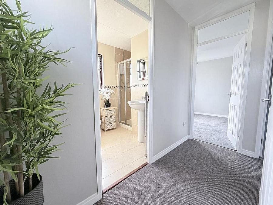 7 Larchwood Crescent