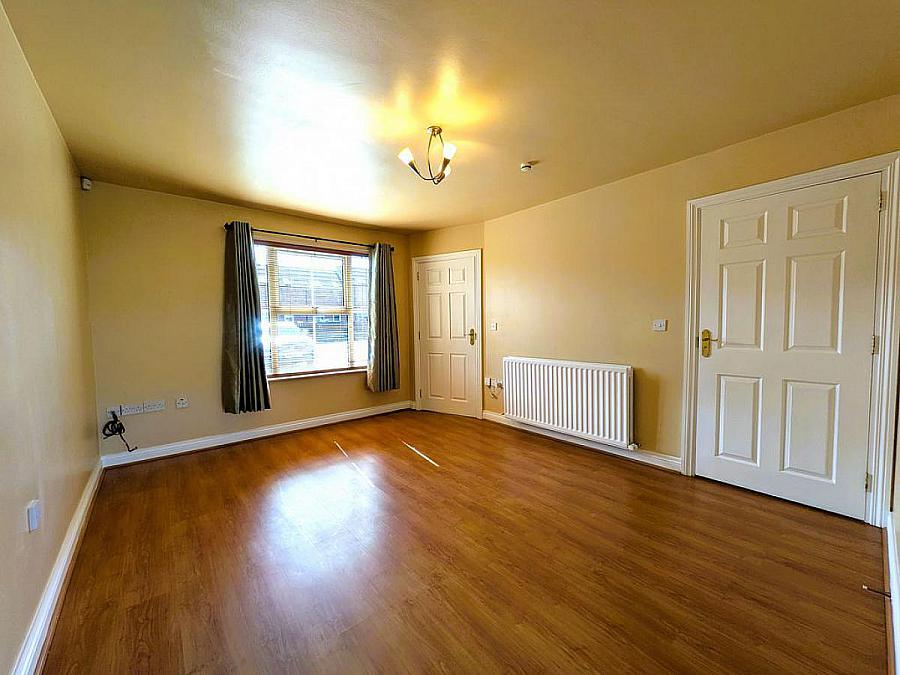 8 Edenderry Mews