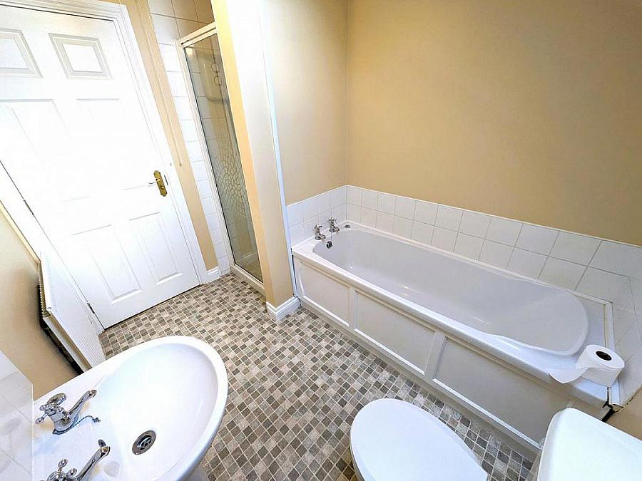 8 Edenderry Mews