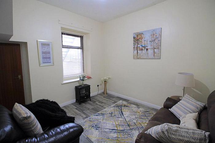 Flat 1,14 Kenlis Street