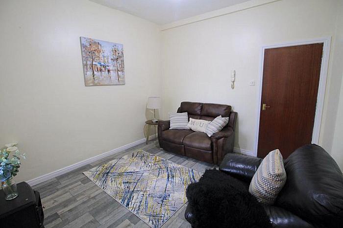 Flat 1,14 Kenlis Street Flat 1,14 Kenlis Street