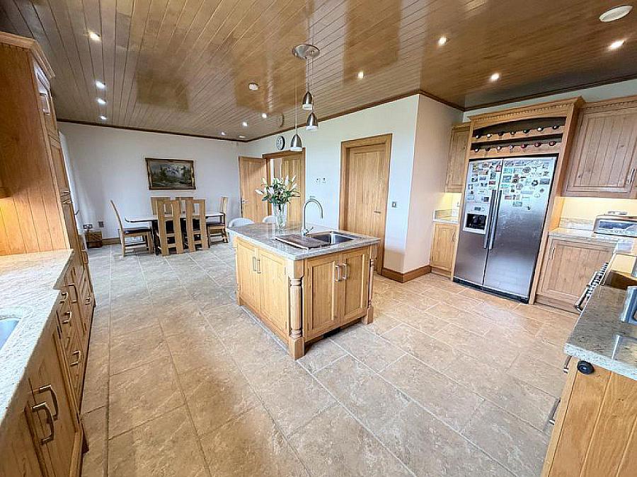 Hilltop Lodge, 44 Barrack Hill