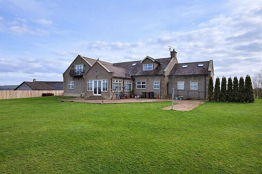 Hilltop Lodge, 44 Barrack Hill