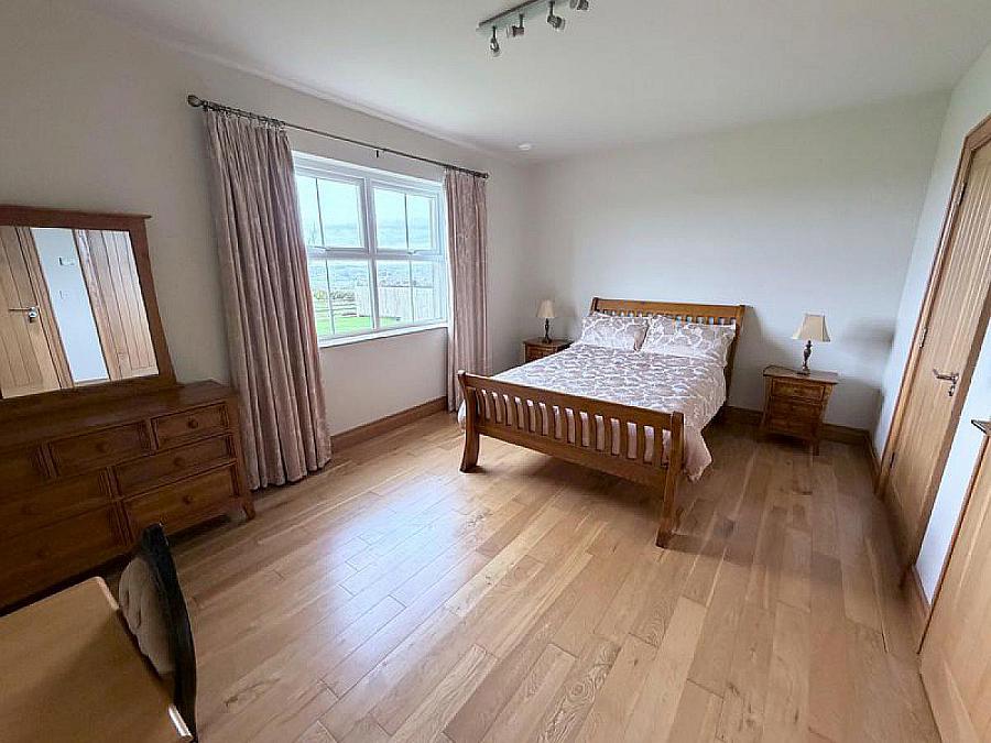 Hilltop Lodge, 44 Barrack Hill