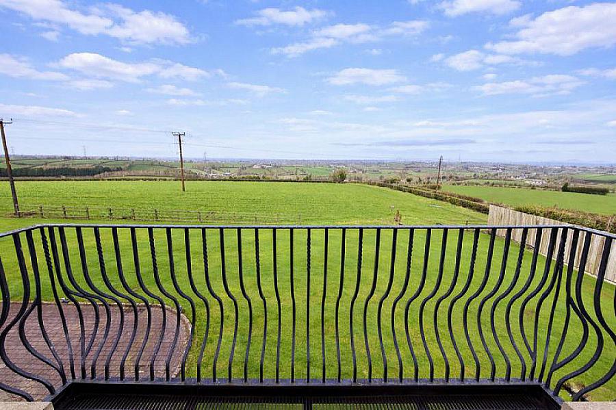 Hilltop Lodge, 44 Barrack Hill