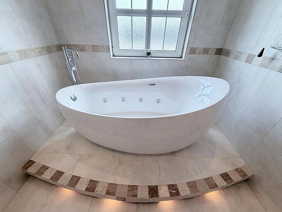 Hilltop Lodge, 44 Barrack Hill