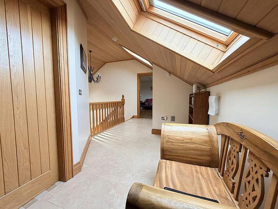 Hilltop Lodge, 44 Barrack Hill