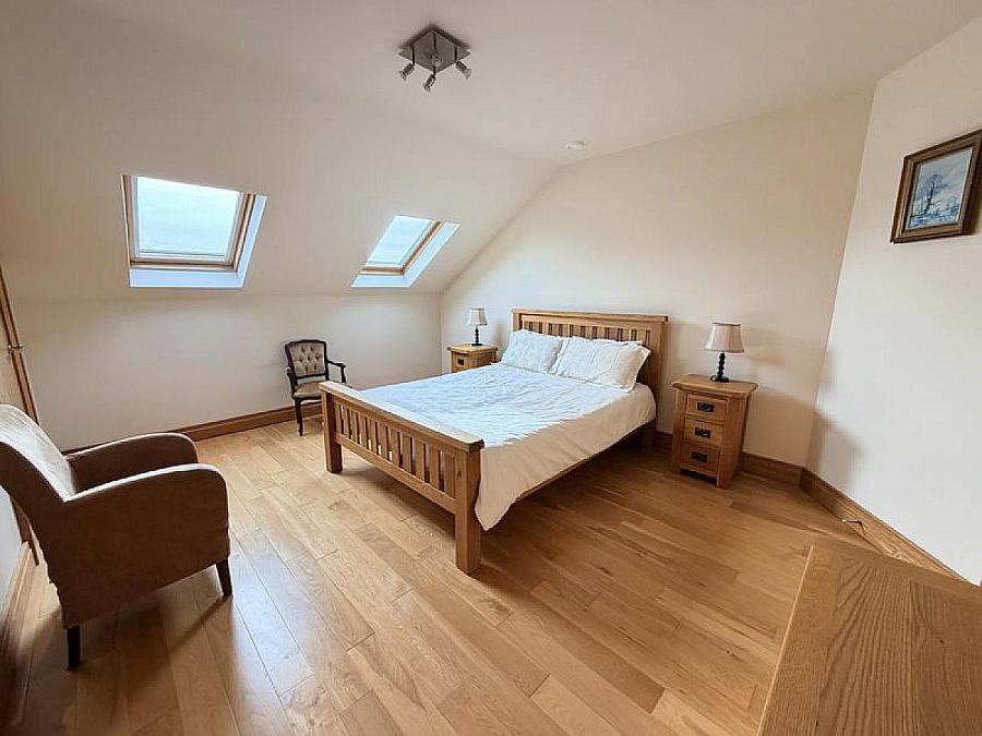 Hilltop Lodge, 44 Barrack Hill