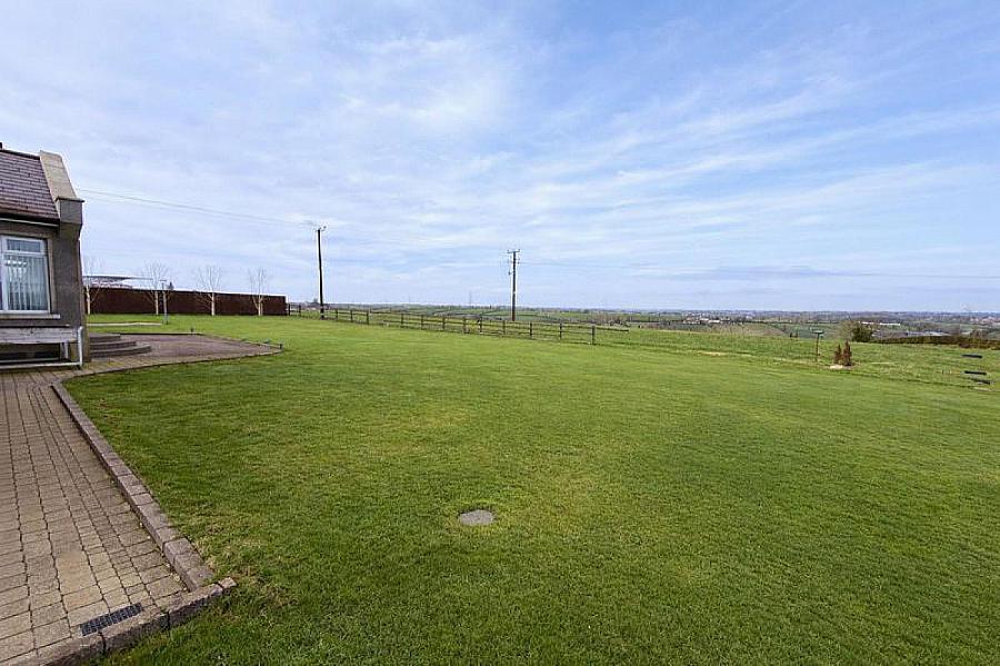 Hilltop Lodge, 44 Barrack Hill