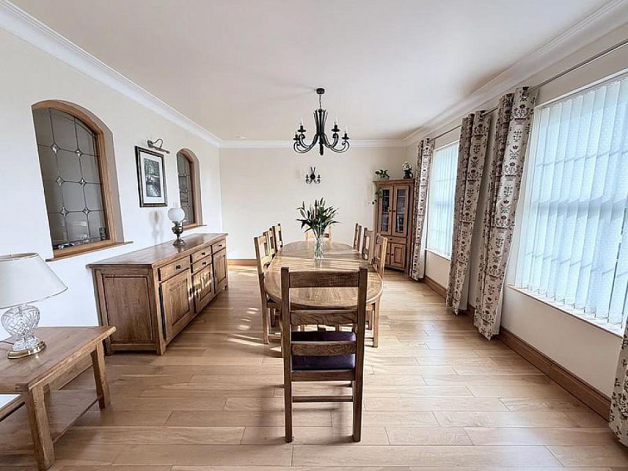 Hilltop Lodge, 44 Barrack Hill