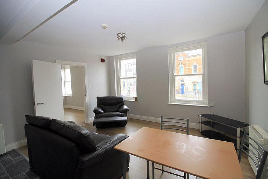 Apt 2 73-75  Bridge Street