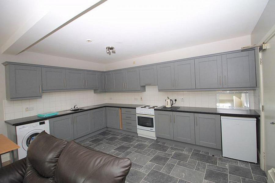 Apt 2 73-75  Bridge Street