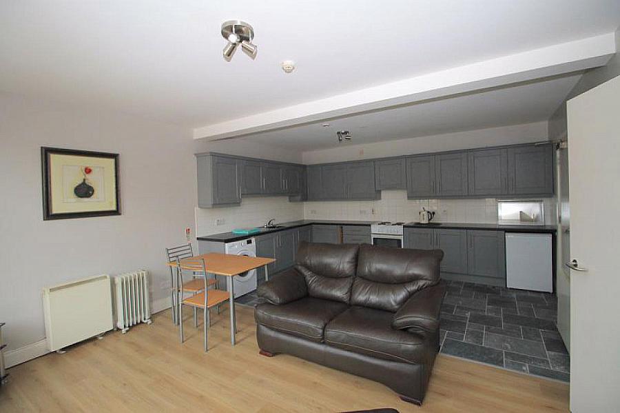 Apt 2 73-75  Bridge Street