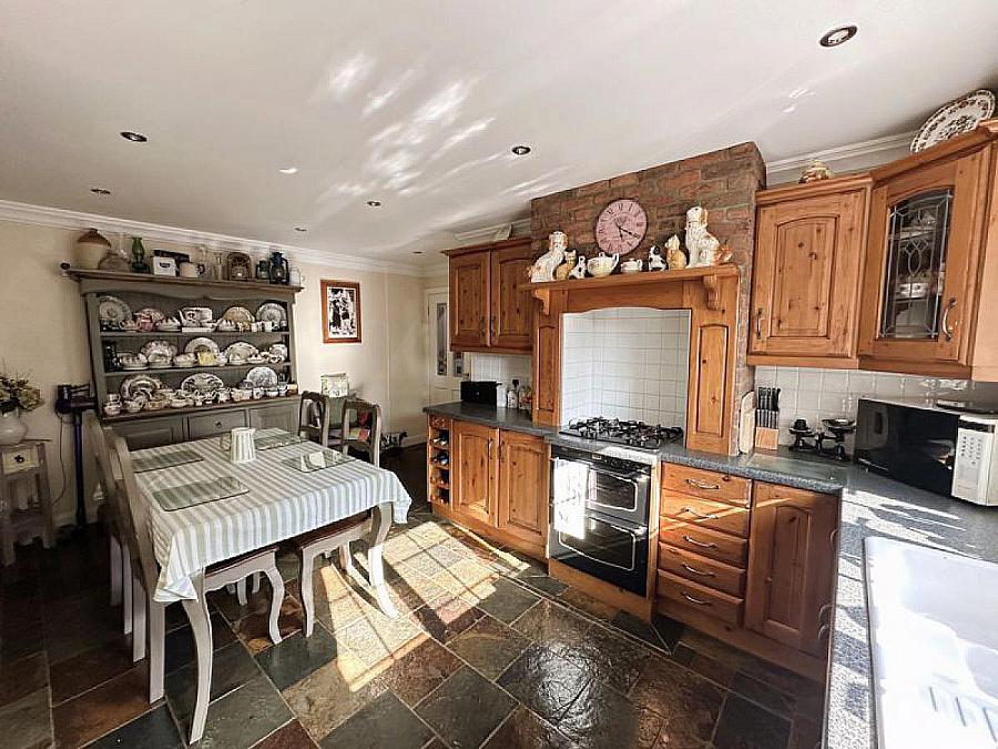 77 Rathview
