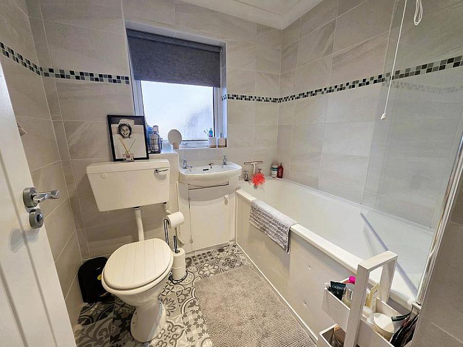 2B Rathvarna Gardens