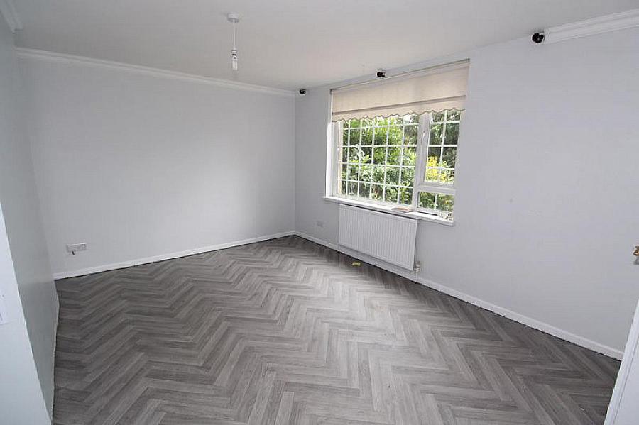 8 Gortmore Park