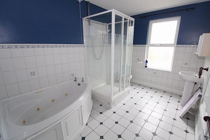 71 Halfpenny Gate Road