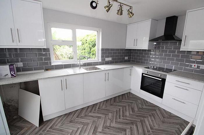 71 Halfpenny Gate Road