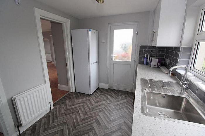 71 Halfpenny Gate Road