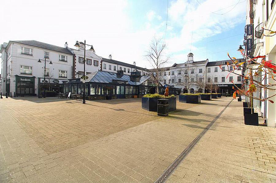 42 Lisburn Square