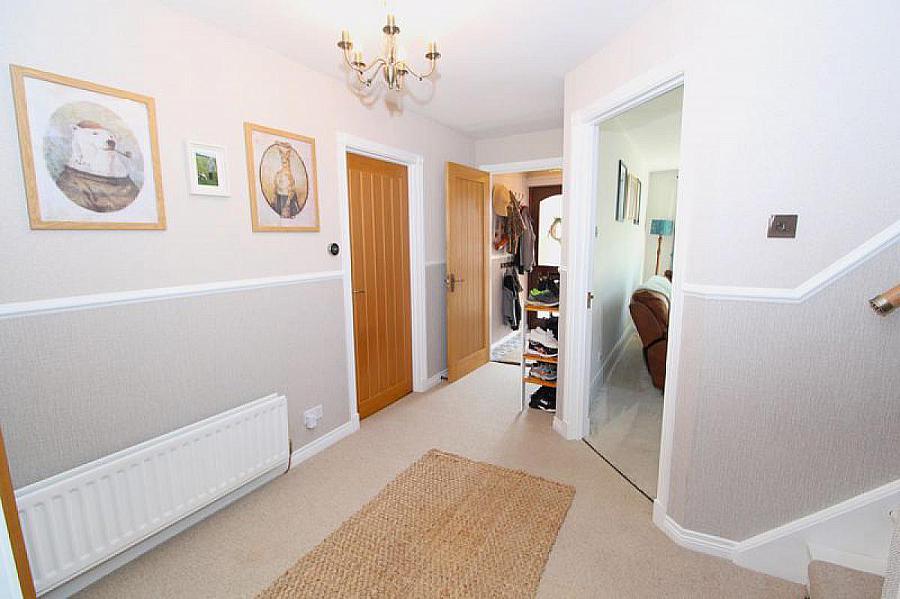 37 Kirkwoods Park
