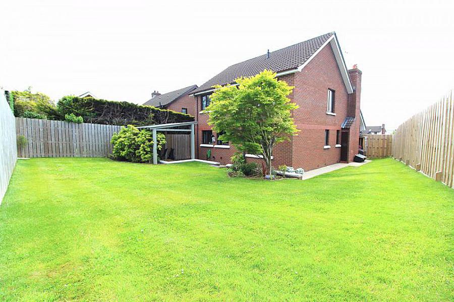 37 Kirkwoods Park