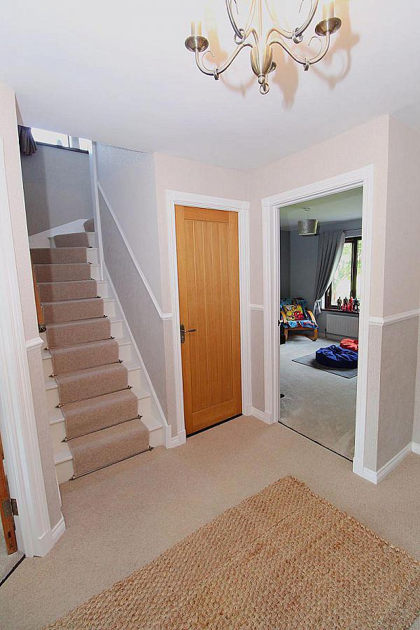 37 Kirkwoods Park