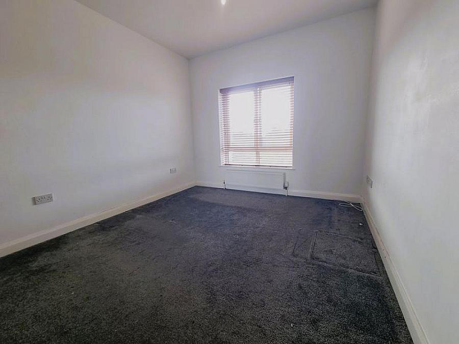 25 Woodbrook Avenue 25 Woodbrook Avenue