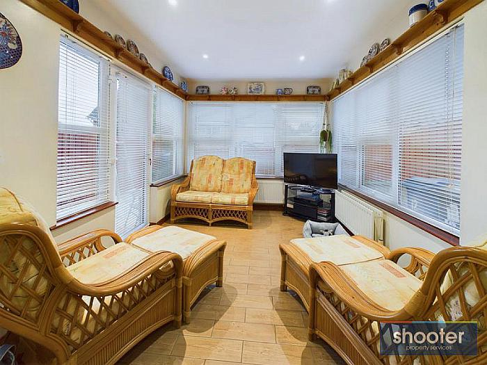 12 Bracken Grove