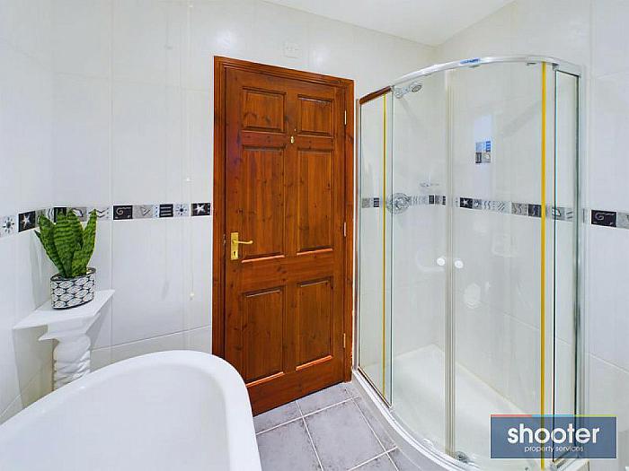 12 Bracken Grove