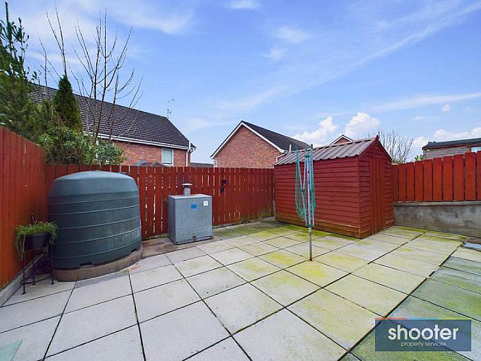 12 Bracken Grove