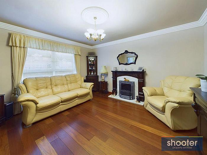 12 Bracken Grove
