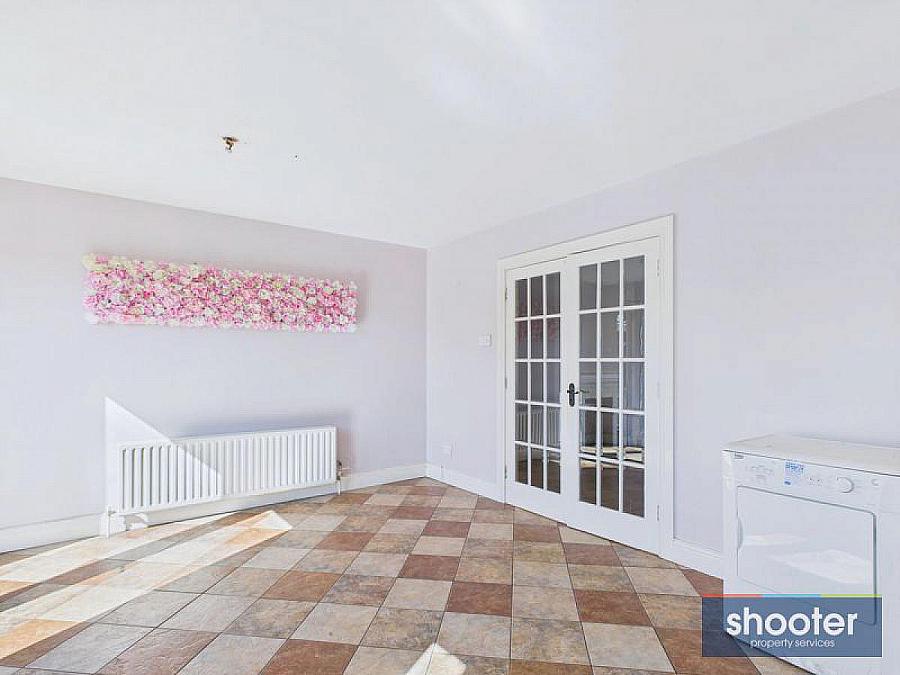 3 Brookview Close